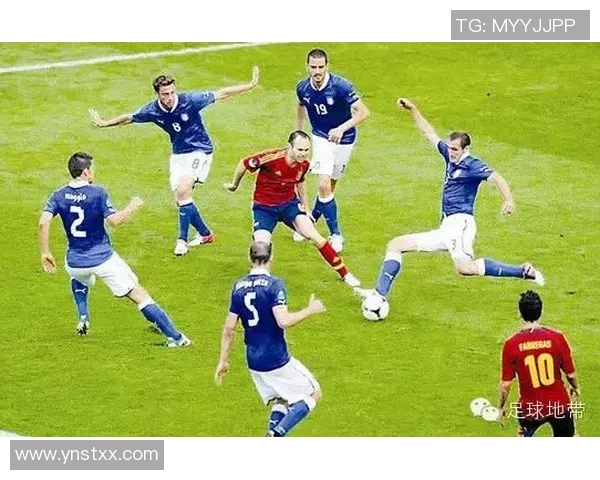 足球125球星风采展现：传奇人物与未来之星共舞绿茵场