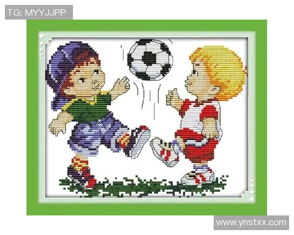 足球球星挂画床头装饰，点亮你的卧室生活与运动激情