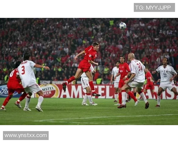 球星巅峰对决瞬间 定格足球赛场上的激情与荣耀 球星巅峰对决瞬间 定格足球赛场上的激情与荣耀