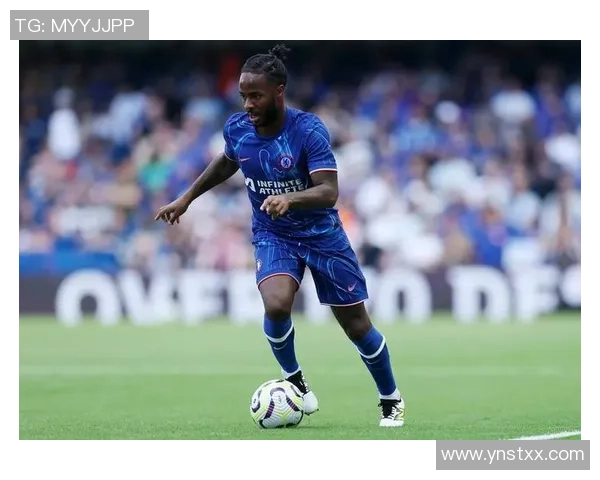 哪些足球明星没有腹肌 盘点那些看似不完美却依然耀眼的球员 哪些足球明星没有腹肌 盘点那些看似不完美却依然耀眼的球员